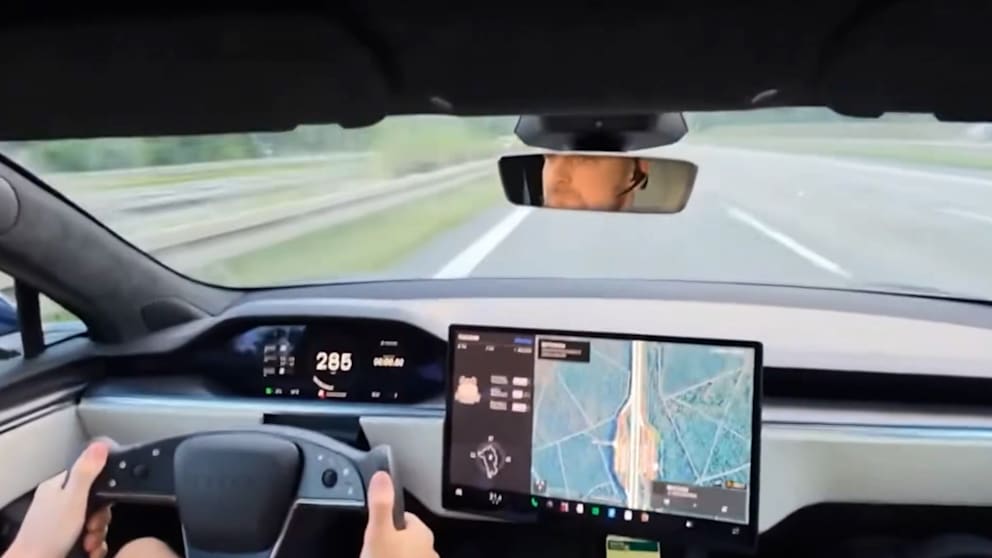 Tesla-Unfall auf der A10 bei Berlin