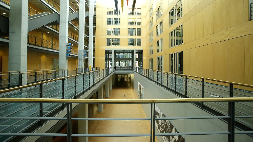 Betrunkene AfD-Mitarbeiter geraten im Bundestag in Prügelei