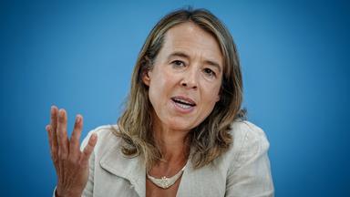 Vorteile und Herausforderungen industrieller KI in Deutschland