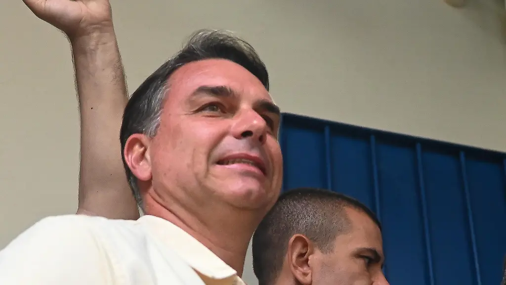 Stichwahl in Brasilien zwischen Lula und Flávio Bolsonaro
