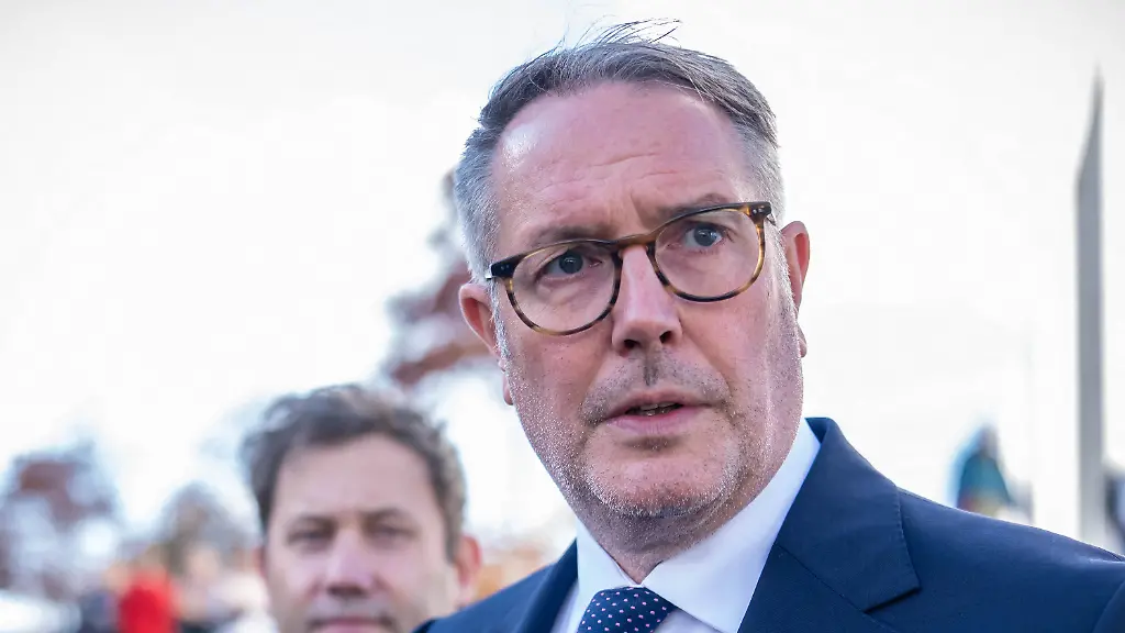 Neuer Arbeitsminister Schweitzer: Rentengesetz hängt von Koalitionseinigkeit ab