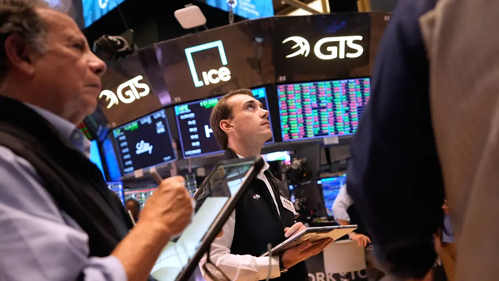 Tech-Aktien unter Druck durch KI-Sorgen
