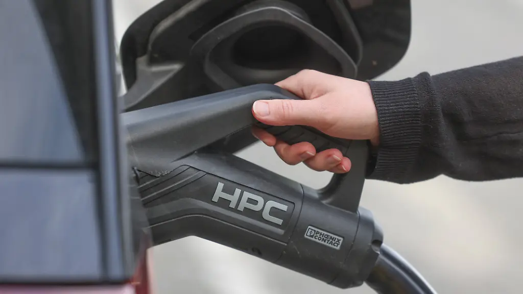 E-Auto-Prämie übertrifft Erwartungen mit 100.000 Auszahlungen