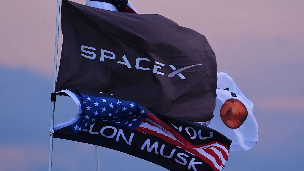 SpaceX sichert sich Milliardenkredit für KI-Chips