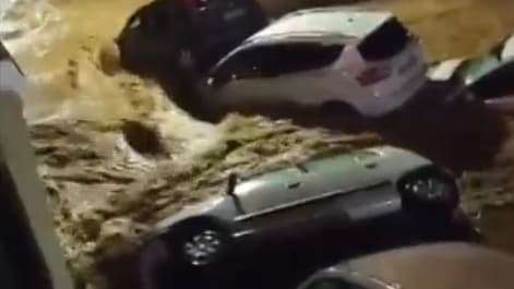 Schwere Unwetter in Spanien und Italien: Autos und Schulen betroffen
