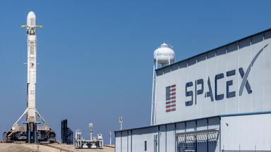 SpaceX erzielt Milliardengewinn und erhebliche Umsatzsteigerungen