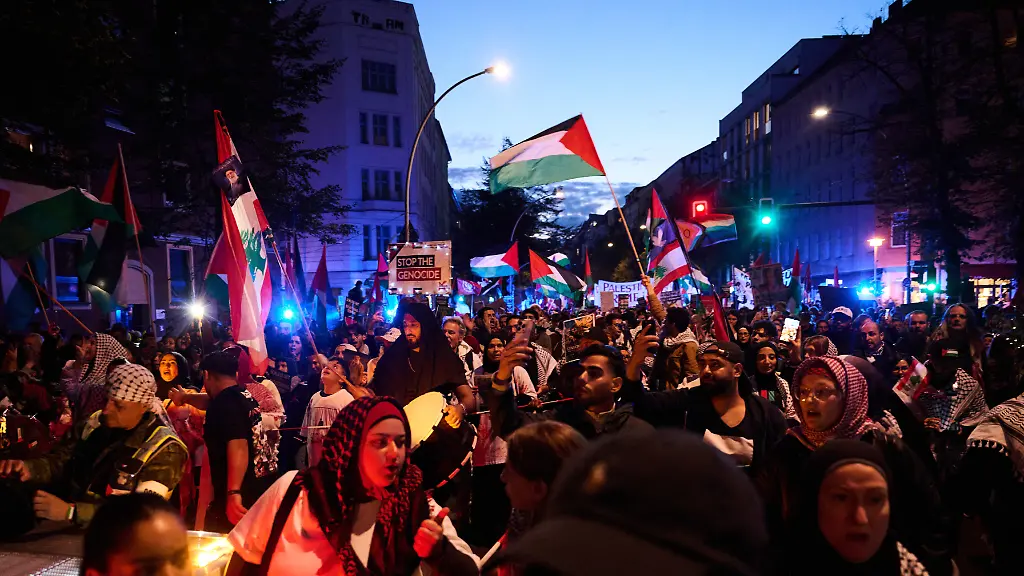 Pro-palästinensische Demonstration in Berlin mit Festnahmen
