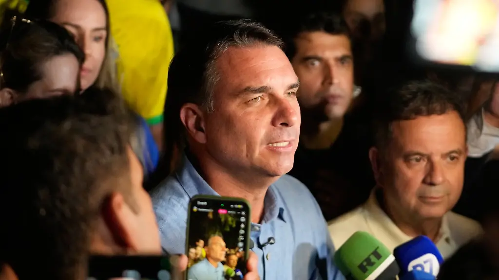 Flávio Bolsonaro und Lula im brasilianischen Präsidentschaftsduell