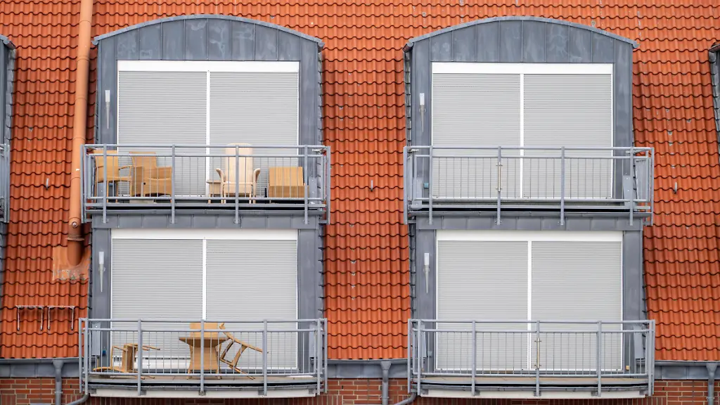 Balkon für den Winter vorbereiten: Notwendige Schritte vor dem Frost