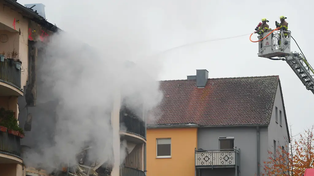 Explosion in Regensburg: Einsatzkräfte suchen Vermisste