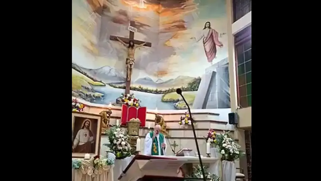 Priester bei Messe in Ecuador von Kreuz erschlagen