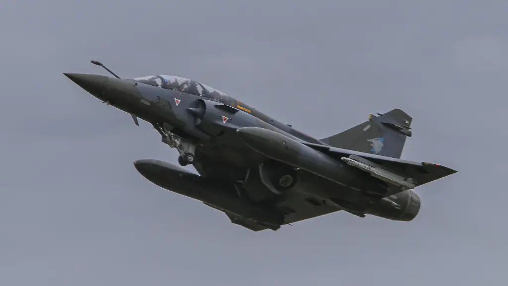 Mindestens ein Toter bei Absturz eines Kampfjets