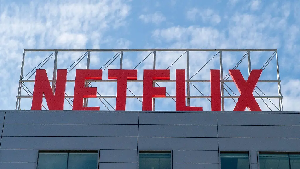 Netflix erlebt verlangsamtes Wachstum und sinkenden Aktienkurs