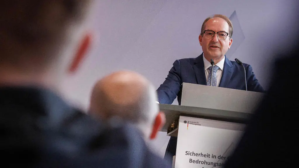 Innenminister warnt vor umfassender Bedrohung Deutschlands