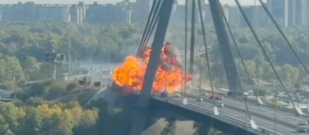 Verkehrschaos in Kiew: Angriff auf Brücken belastet Alltag