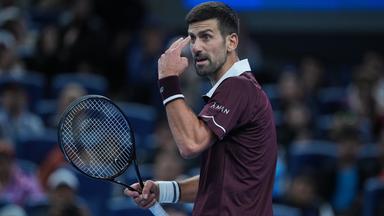 Djokovic im Finale von Peking nach Disqualifikation von Medwedew