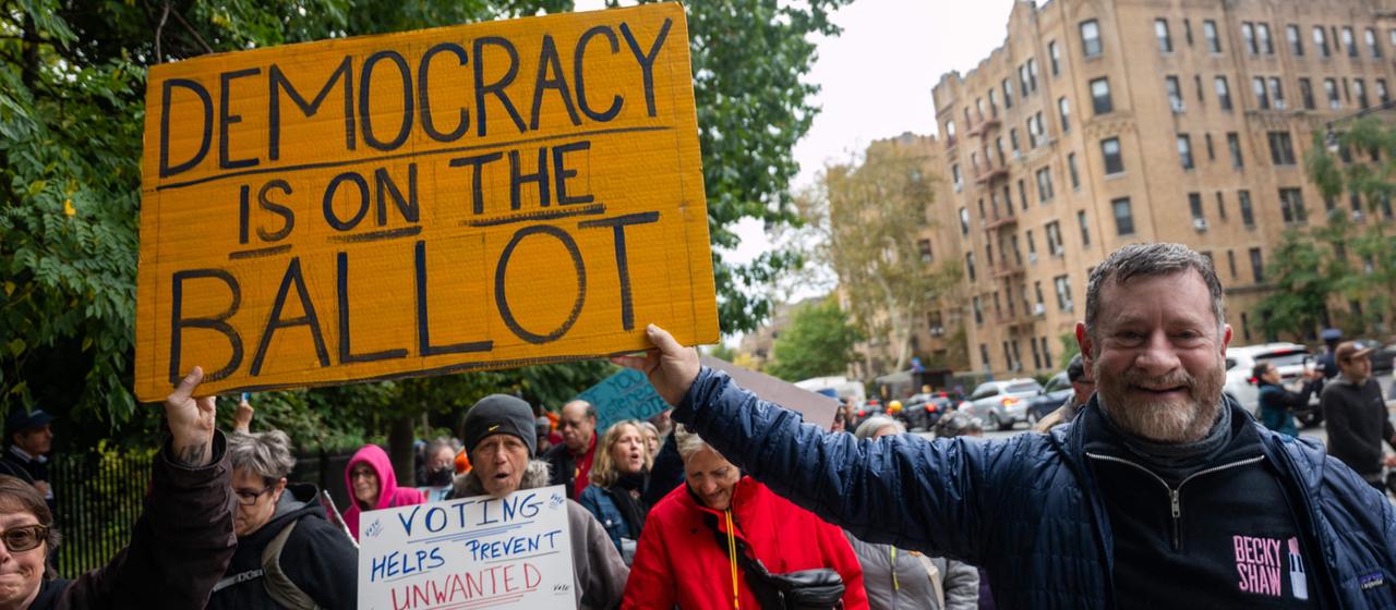 Kontroverse um Demokratie in den USA unter Trump