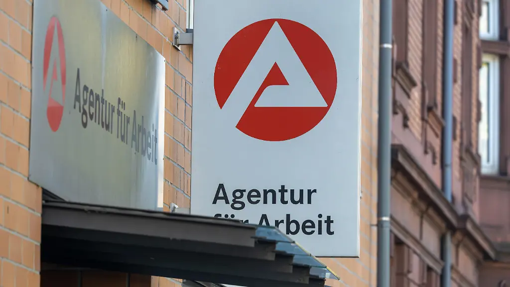 Steigende Langzeitarbeitslosigkeit in Deutschland: Forderungen und Herausforderungen