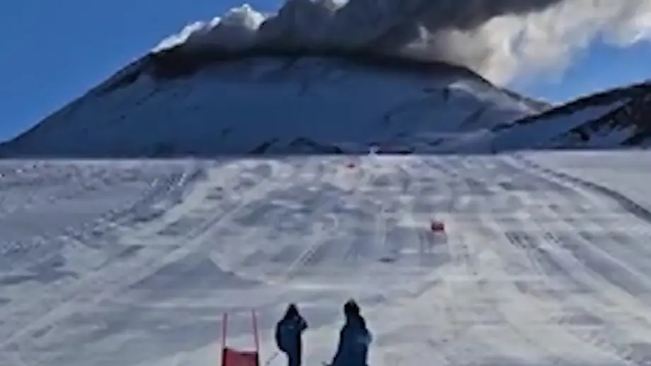 Italienische Skifahrer trainieren trotz Vulkanaktivität weiter